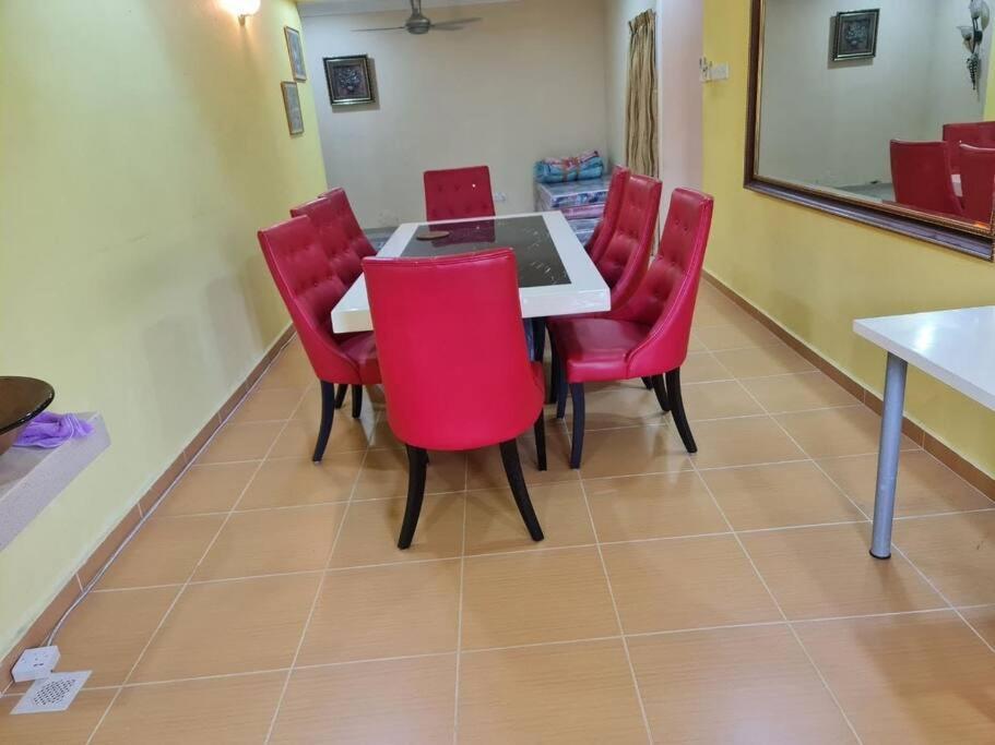 Uncle Noh Staycation Muslm Friendly, Desa Pinggiran Putra, Putrajaya Kajang Exterior foto